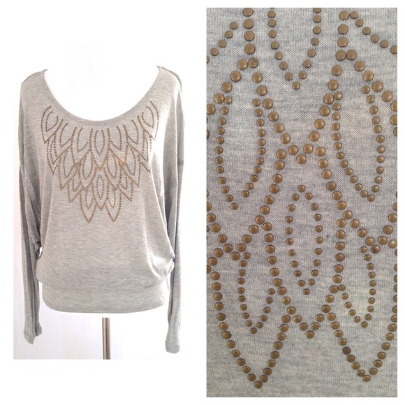 Comfy Over-sized Angel Wing Light Sweater - Picture 2 of 2