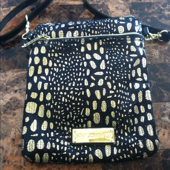 Betsey Johnson Handbags - *REDUCED*Betsey Johnson Crossbody Purse