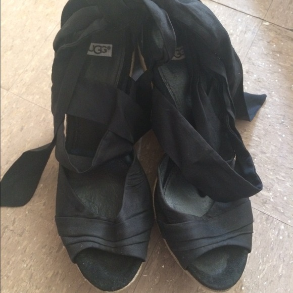 UGG wedges. - Picture 2 of 4