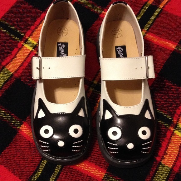 TUK kitty Mary Janes