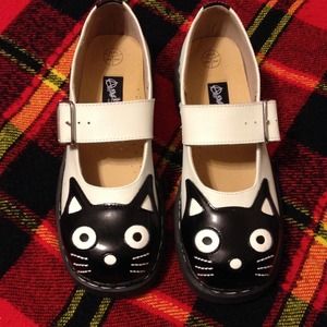 TUK kitty Mary Janes
