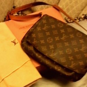 Louis Vuitton Purse