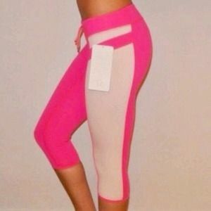 Parfait pink Lululemon heat it up crop!!!