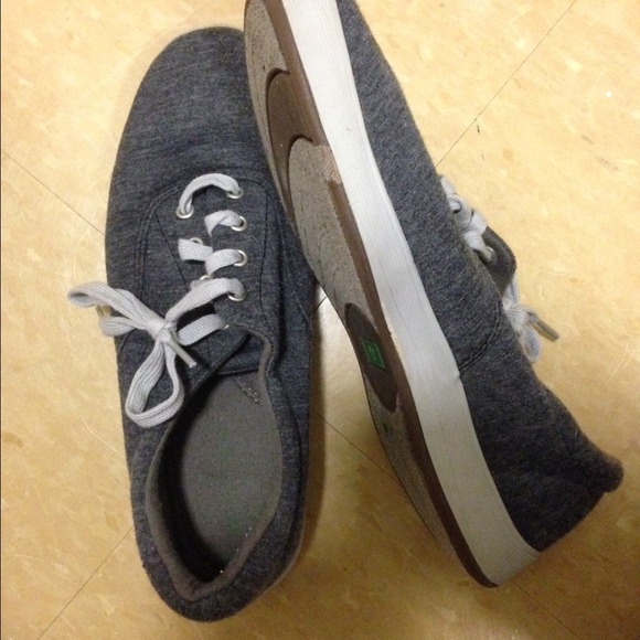 Naturalizer Sneakers in Gray - Picture 3 of 3