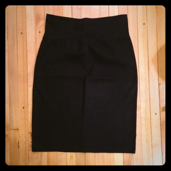 Black American Apparel cotton skirt size L