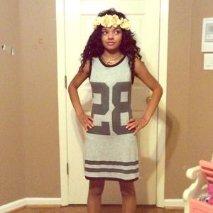 Floral head band and 28 dress dress is a small