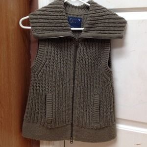 American Eagle Outfitters sweater vest