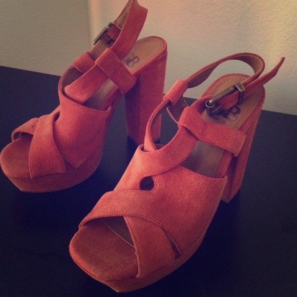 Gianni Bini Platform Sandals
