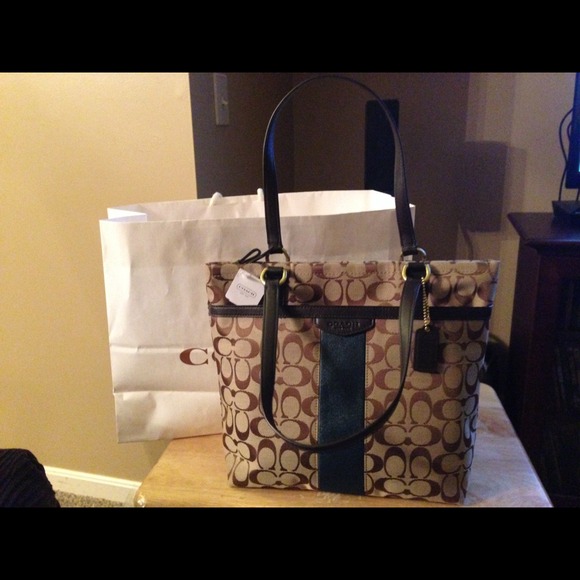 Authentic Coach Purse the must have😱⤵️💲160👛👛