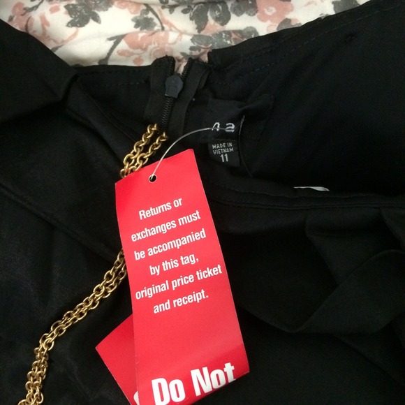 One shoulder LBD • New - Picture 3 of 3