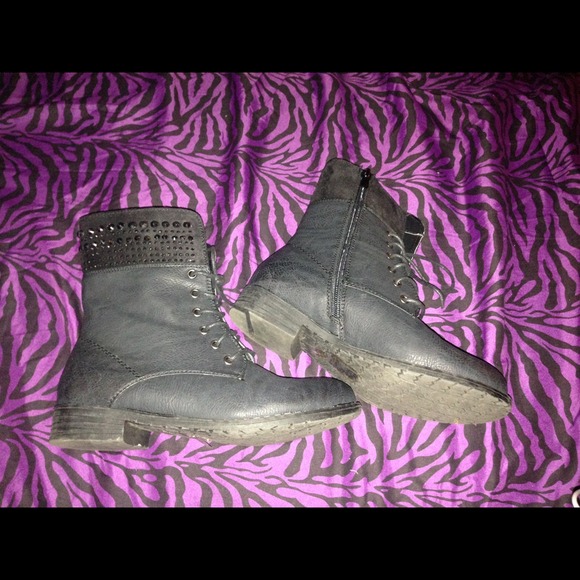 combat boots - Picture 2 of 3