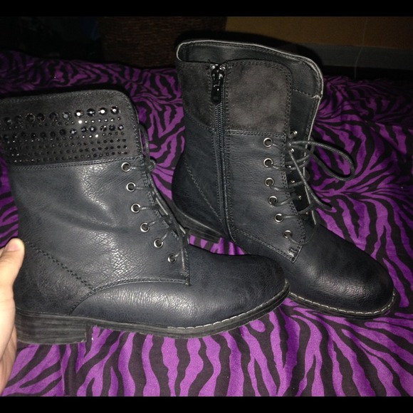 combat boots - Picture 3 of 3