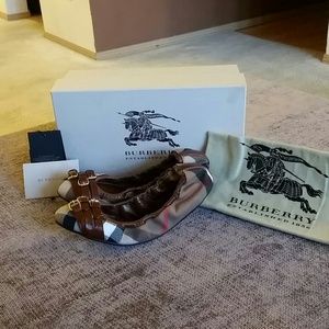 Burberry ballet flats 💚SALE💚