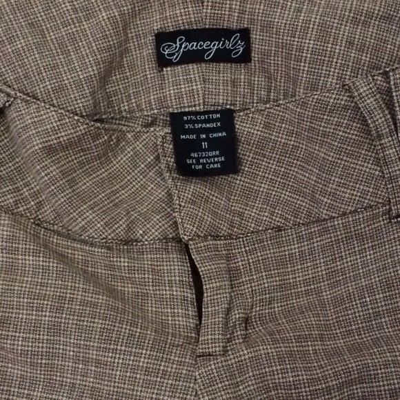 Bermuda shorts • Like New - Picture 3 of 3