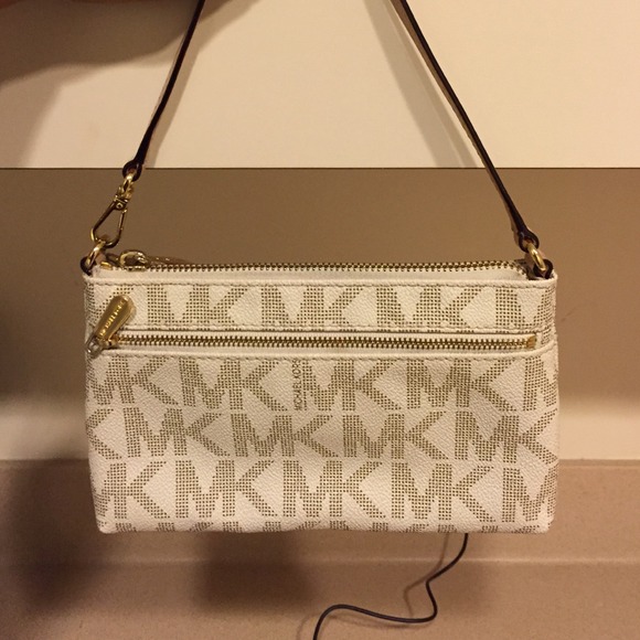 Michael Kors wristlet