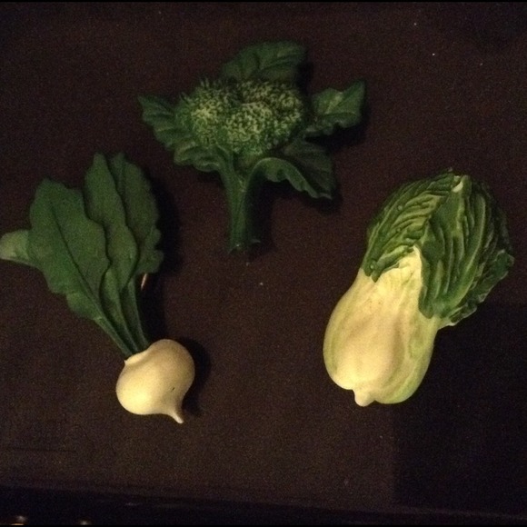 Broccoli Button Cover! - Picture 3 of 4