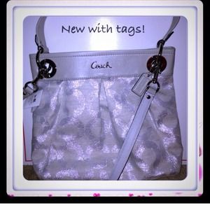 Re-listing coach purse.