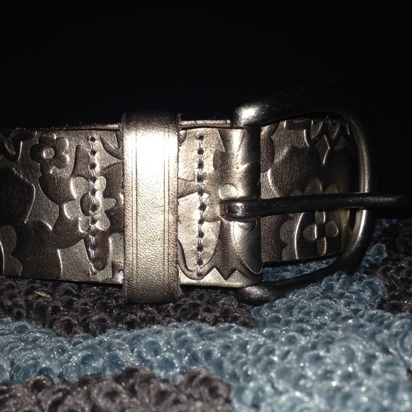 Fossil leather belt