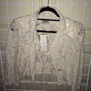 Cream lace crop blazer