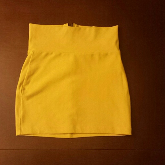 Bebe skirt