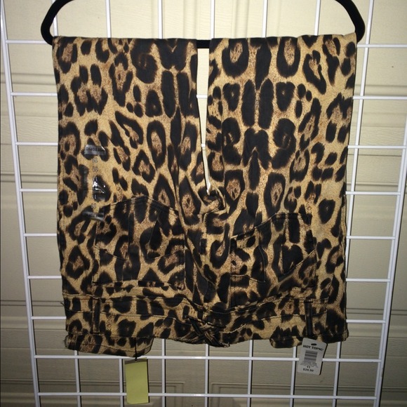Leopard jean