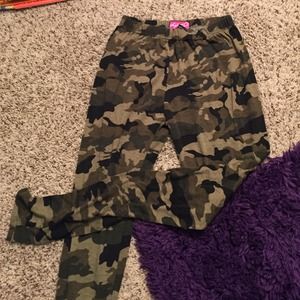 Camo print leggings