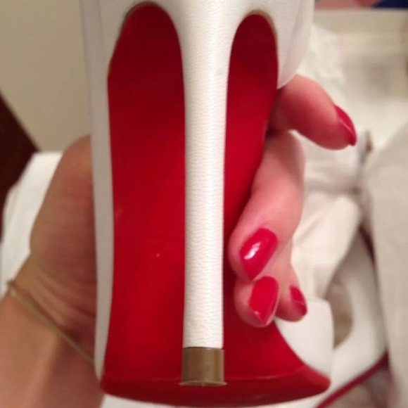 🎉Sold! Christian Louboutin Iriza Wedding Shoe - Picture 2 of 4