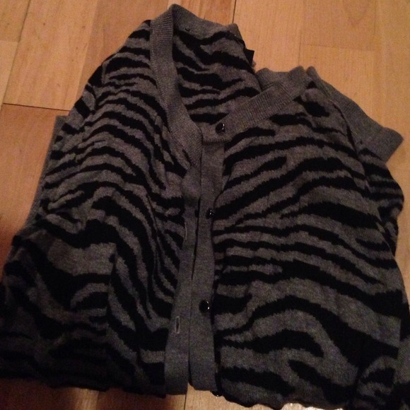 Express sweater - Picture 3 of 3