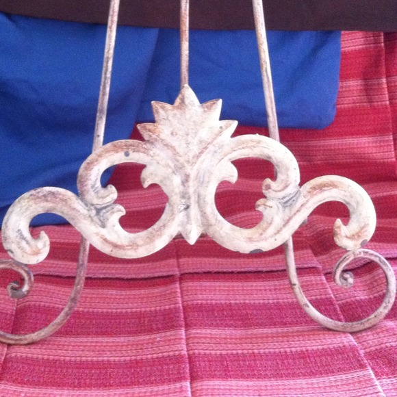 Queen Frame Stand - Picture 2 of 3