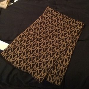 Michael Michael Kors logo brown and tan scarf