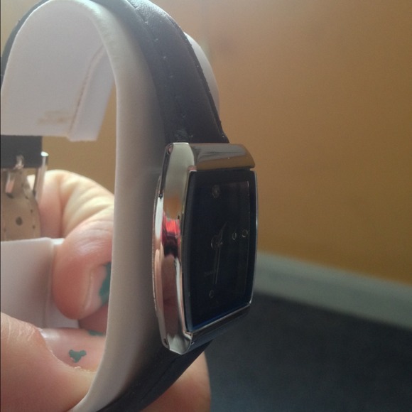Watch - Picture 4 of 4