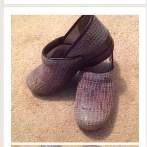 Reserved.....Dansko mauve/gray clogs.  Size 39