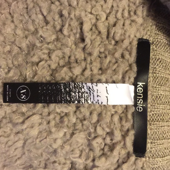 No Trade. Kensie Vest - Picture 4 of 4