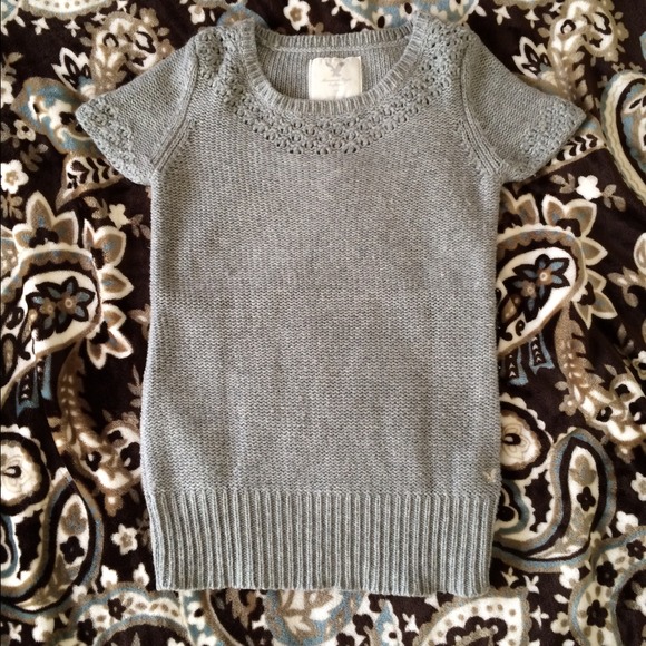 Grey knitted short sleeve sweater!