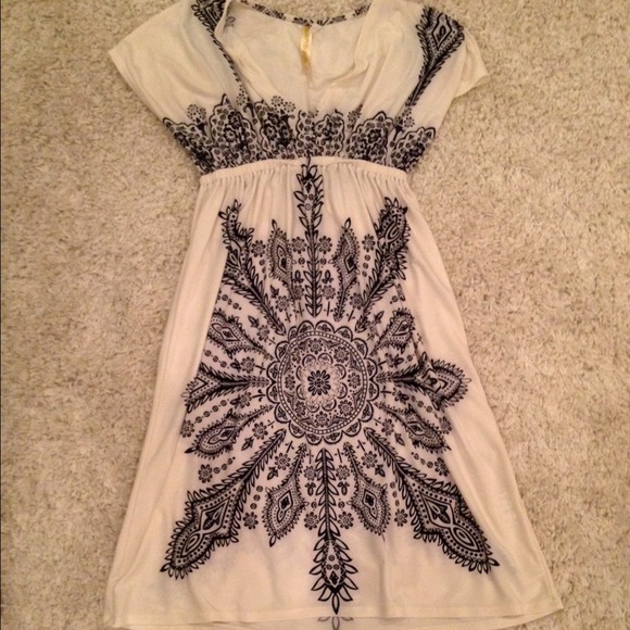 Dress:) - Picture 2 of 3