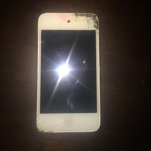 CRACKED IPOD TOUCH