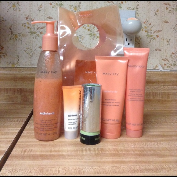 Satin Hands peach & Scentsy perfume