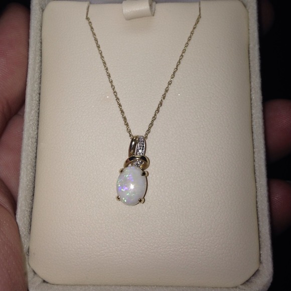 Opal neck less