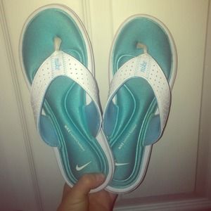 NIKE FLIPFLOPS