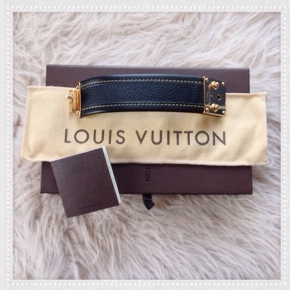 🎉2XHP🎉💯%Auth LOUIS VUITTON SUHALI LEATHER CUFFS - Picture 2 of 4