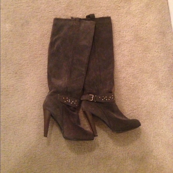 Boots - Gray boots with a heel