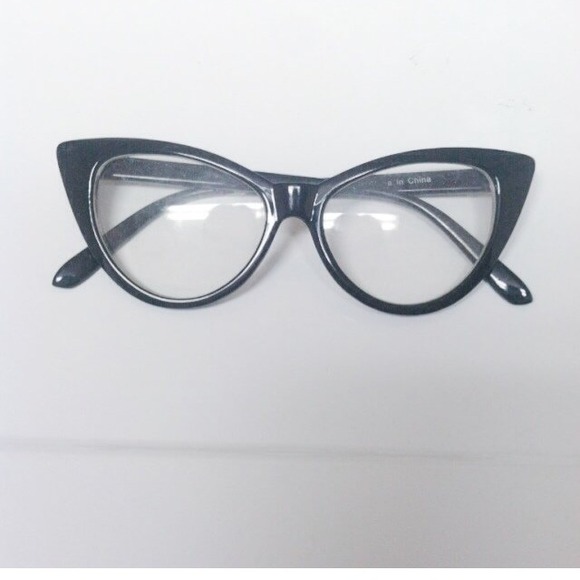 Clear lens cateye glasses