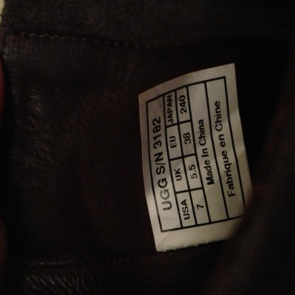 UGG Carlisle Boots Size 7 - Picture 2 of 3