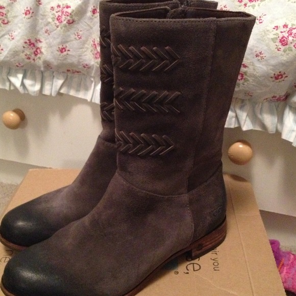 UGG Carlisle Boots Size 7 - Picture 3 of 3