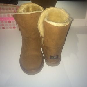 UGGS