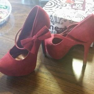 Red bow heels