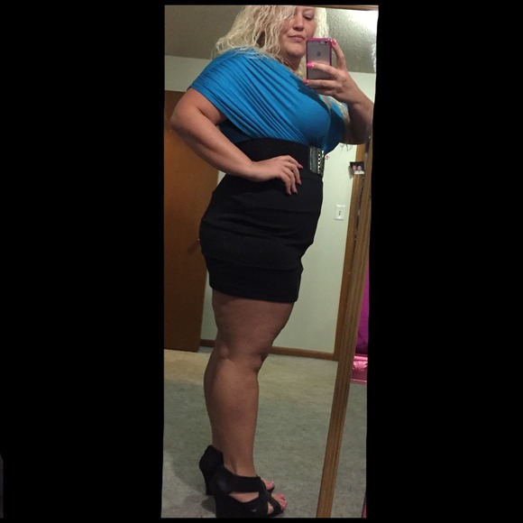 🚫SOLD💙Blue and Black Deb Dress💙 - Picture 3 of 4