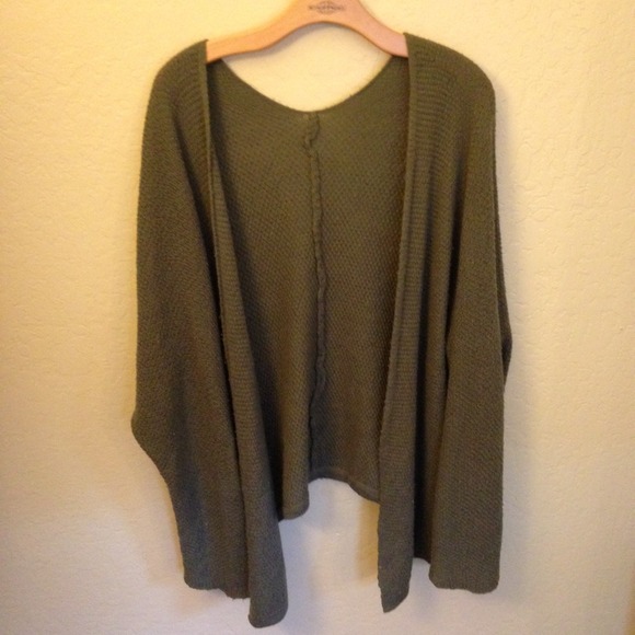 Brandy Melville Caroline Cardigan
