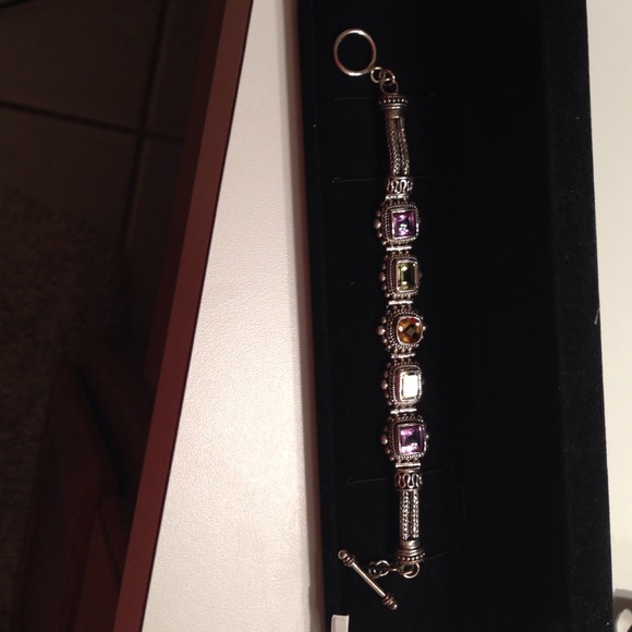 Silver cable bracelet with gemstones