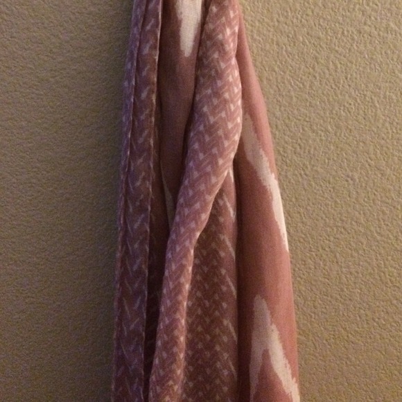 Scarf ! :) - Picture 2 of 3